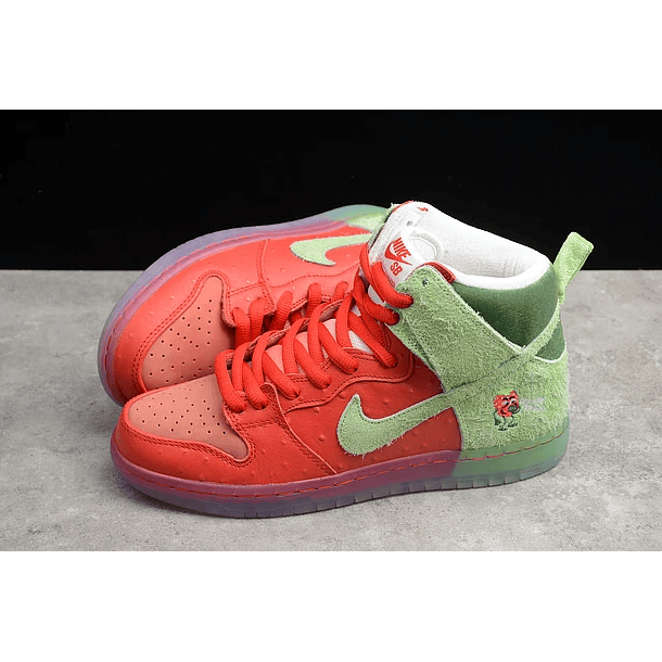Dunk high strawberry cough 5