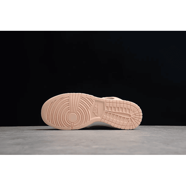 Dunk high crimson tint 3