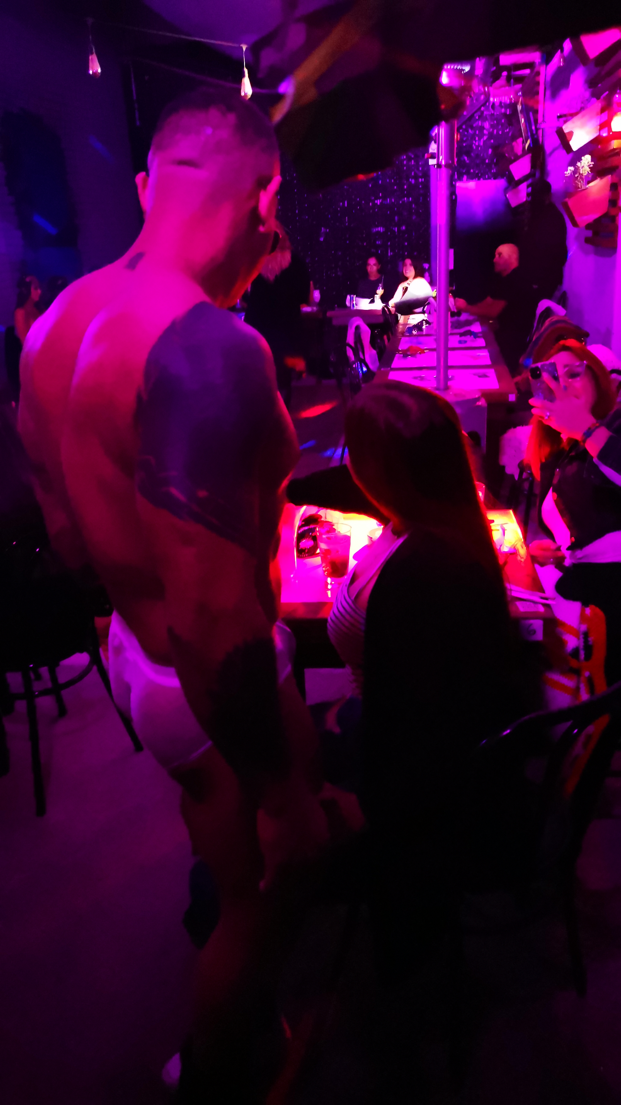 1 Stripper con 2 Salidas (Santiago centro y alrededores)