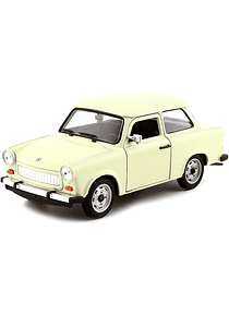 Auto Clásico Trabant 601 (color crema y techo celeste)