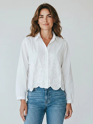 Blusa Bordada Borde Irregular