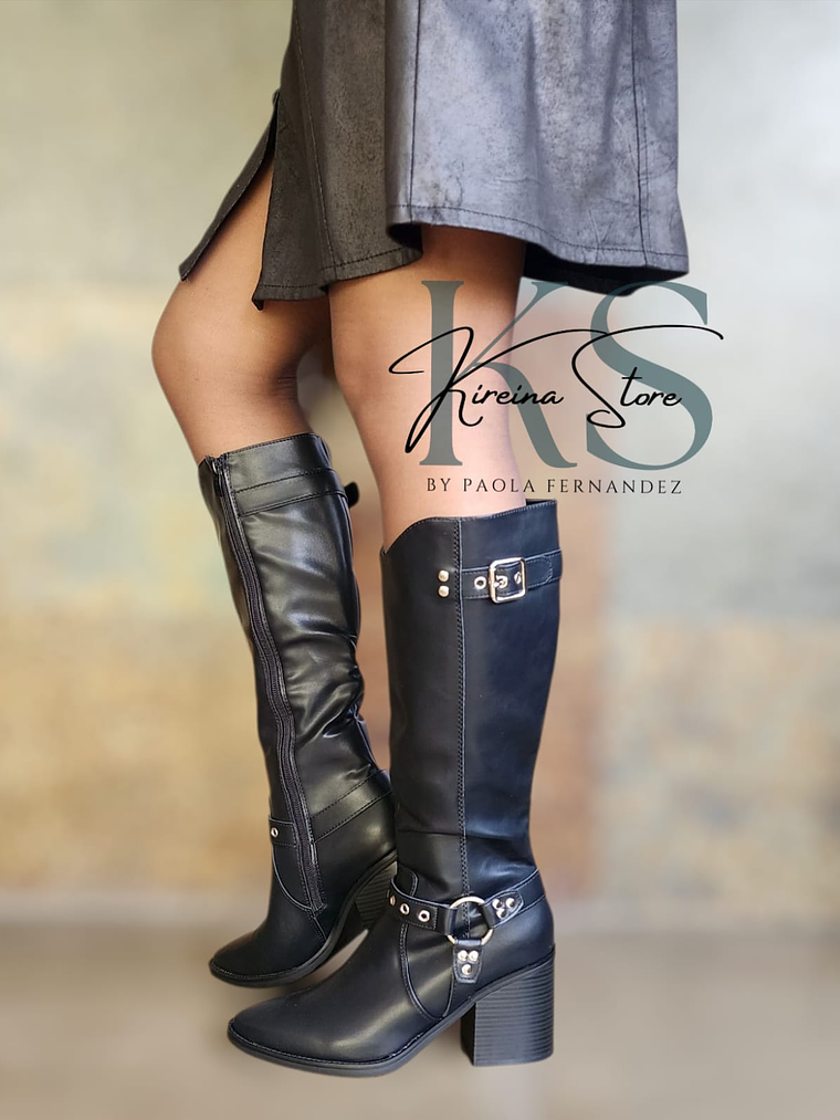 BOTA NEGRA CON HEBILLA 1