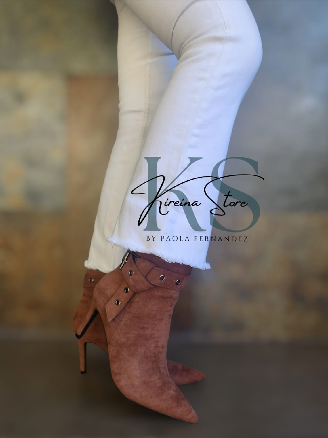 BOTÍN TAUPE TACÓN FINO 1