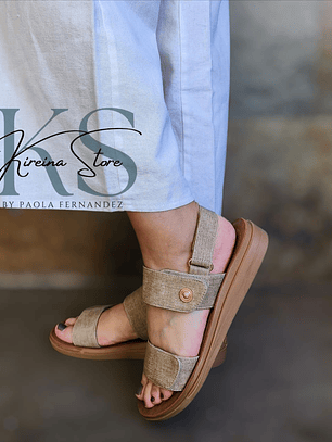 SANDALIA BEIGE (CIERRE VELCRO)
