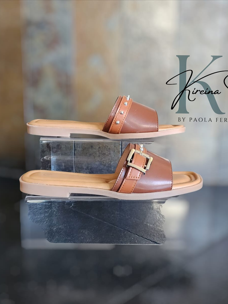 SANDALIA BROWN HEBILLA TACHAS 4