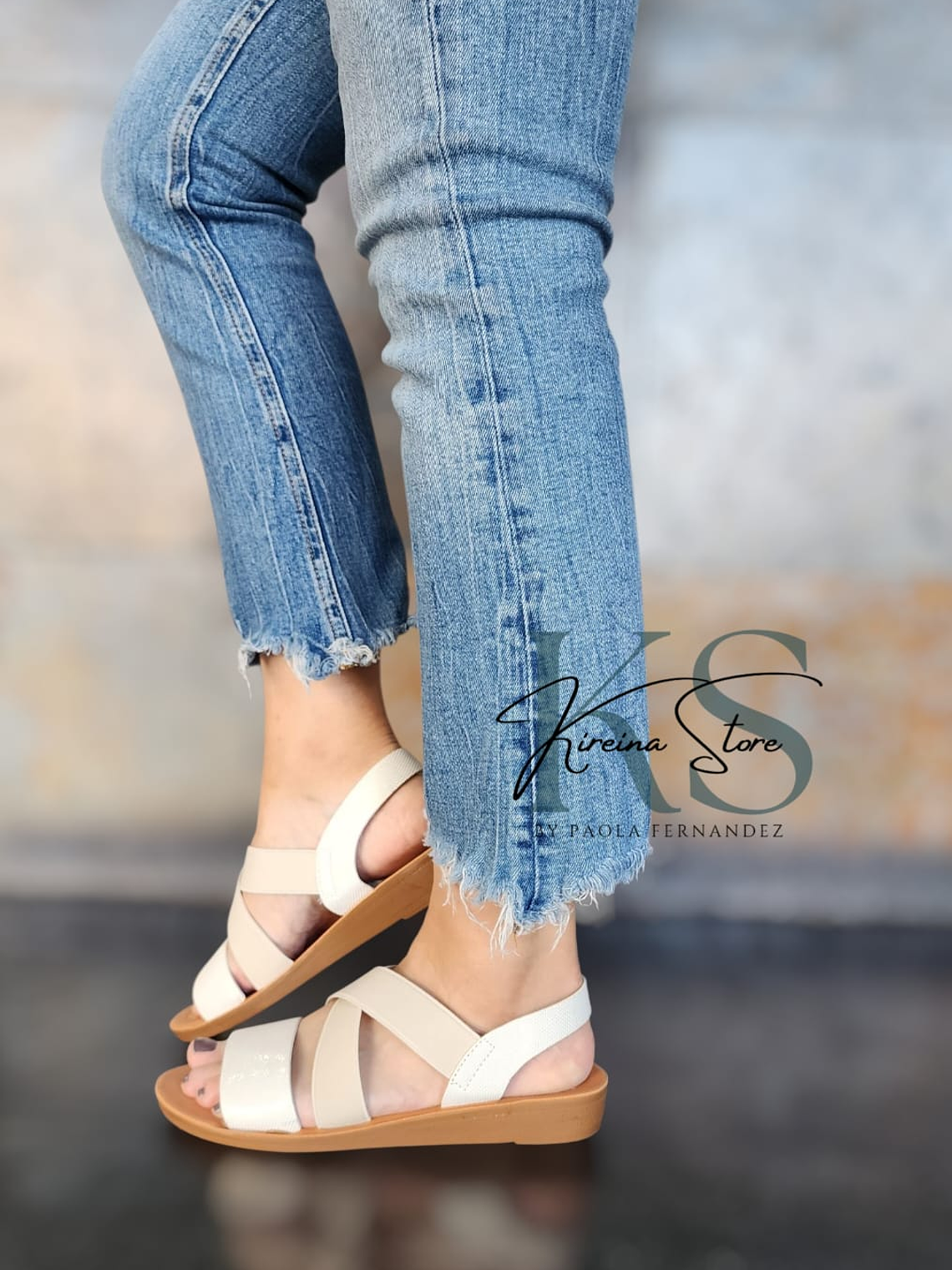 SANDALIA BLANCA/BEIGE (CON ELÁSTICO) 2