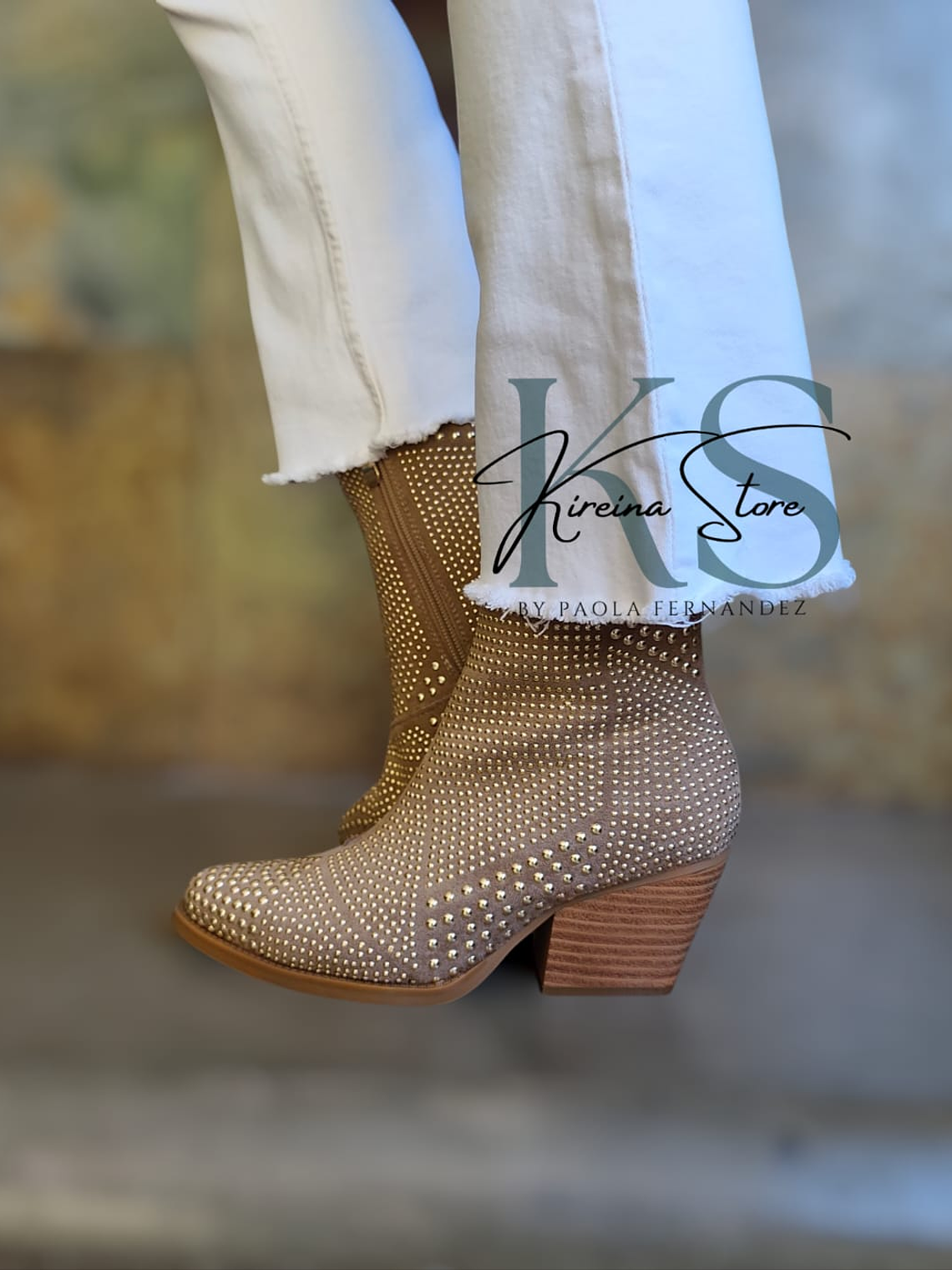 BOTÍN CAMEL FULL TACHAS 1