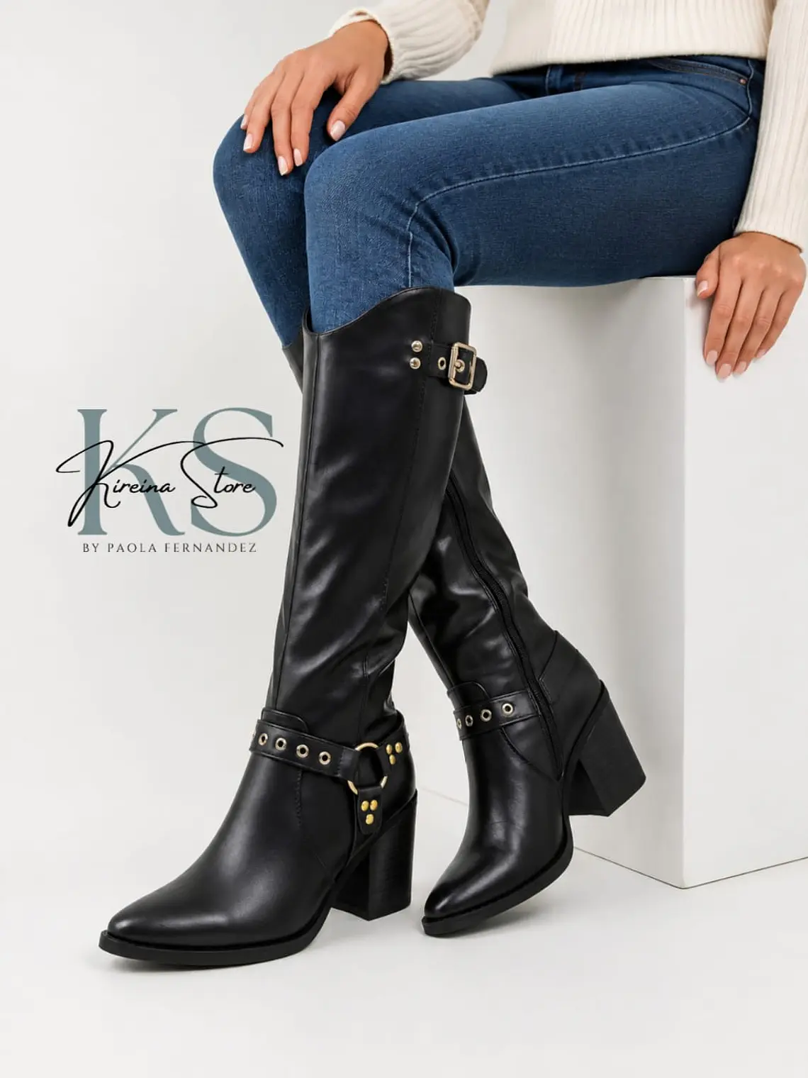 BOTA NEGRA CON HEBILLA 1