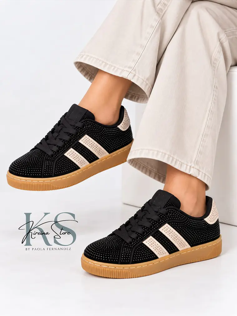 ZAPATILLA NEGRA BRILLO 1