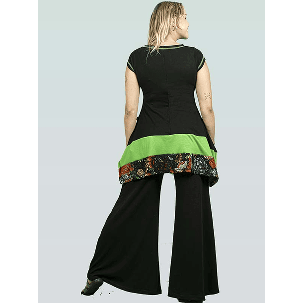 Polera Mahuida negro verde 6