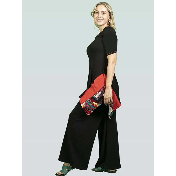 Polera Huapi Negro con rojo 3