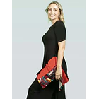 Polera Huapi Negro con rojo 5
