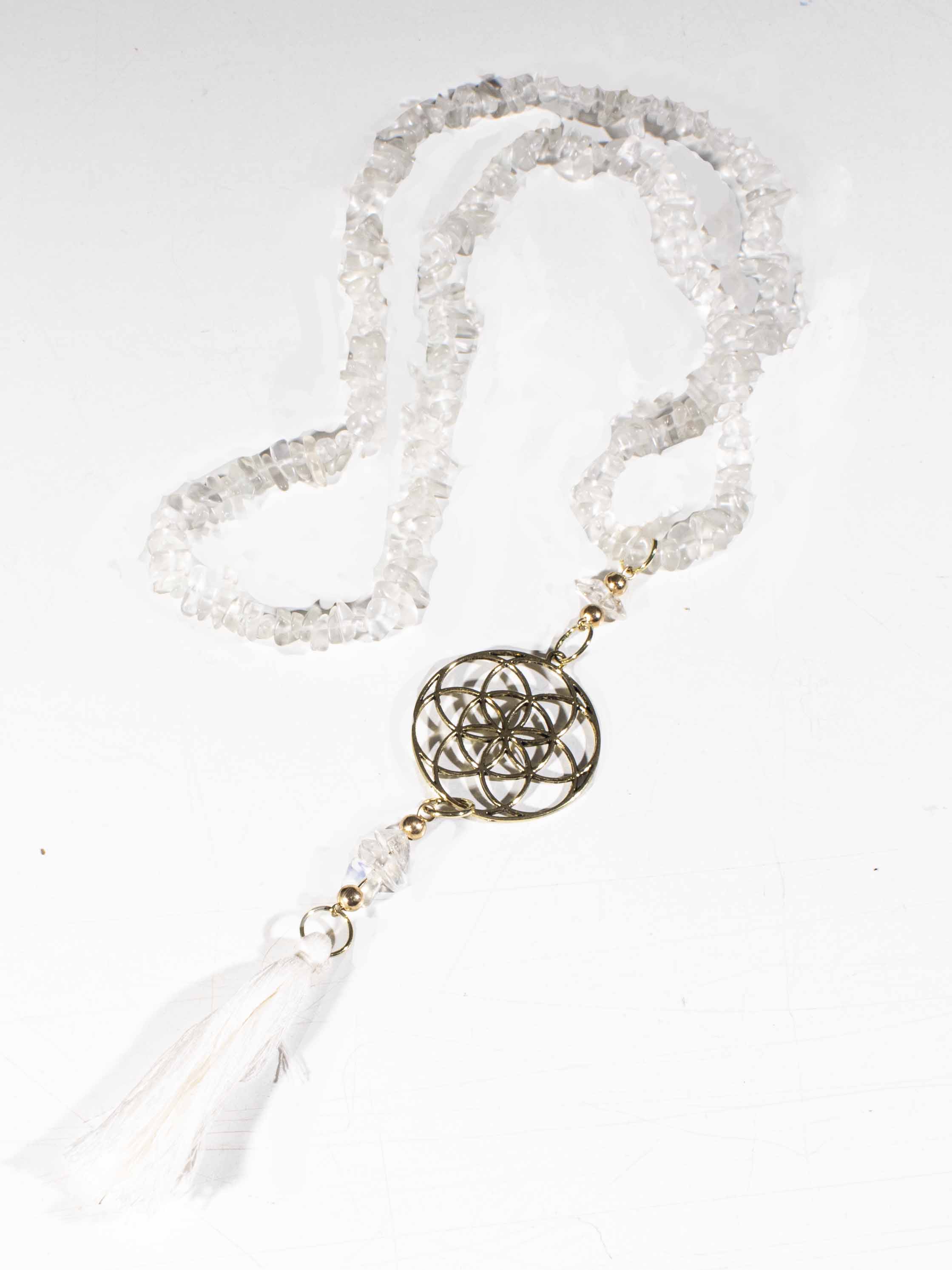 Collar Osana piedra blanco y dorado
