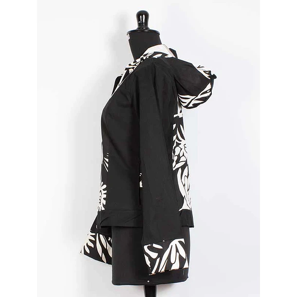 Chaqueta Gabardina Emilia flores negras  2