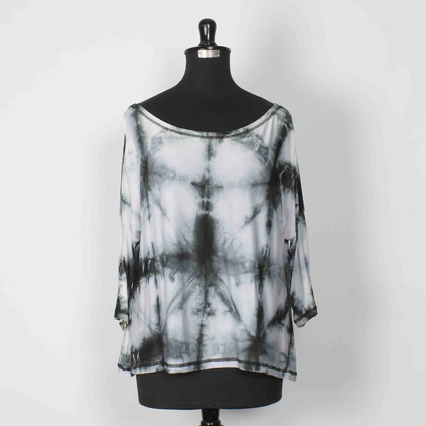 polera teñida a mano talla únicaKS11 1