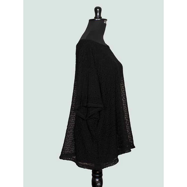 Blusa Fer cuadrada negro y crudo 4
