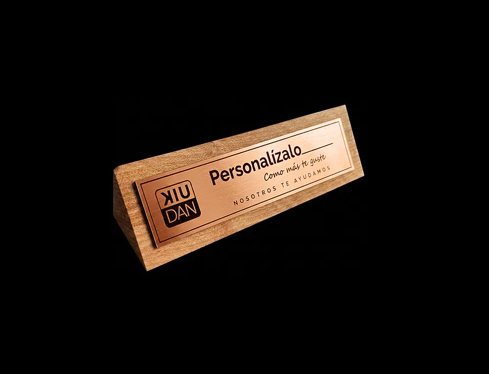 Portanombre de escritorio personalizado 4