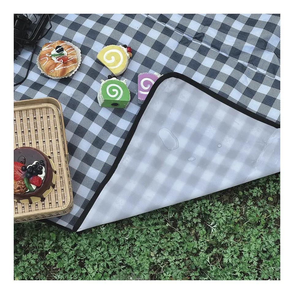 Manta Picnic Impermeable Cuadros Negros 150 x 180 cm 4