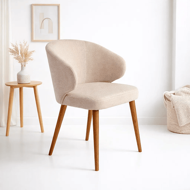 Silla Aura Tapizada en Tela Beige con Patas de Madera 2