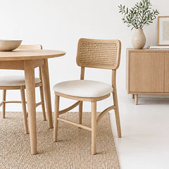 Silla de Estilo Natural con Respaldo Tejido y Asiento Acolchado