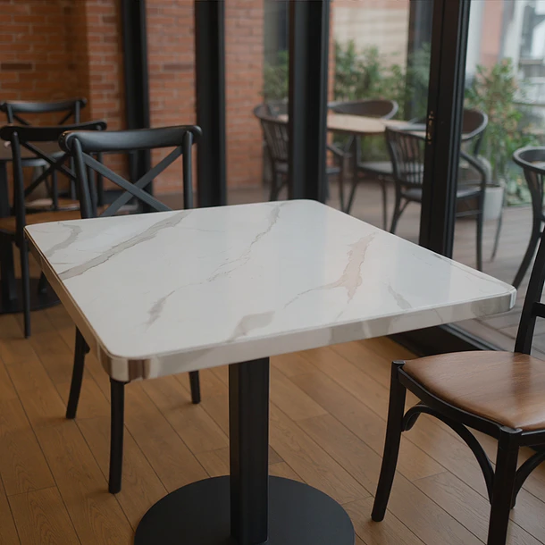 Mesa Parisina 70x70 Marmol Ribete Plateado 2