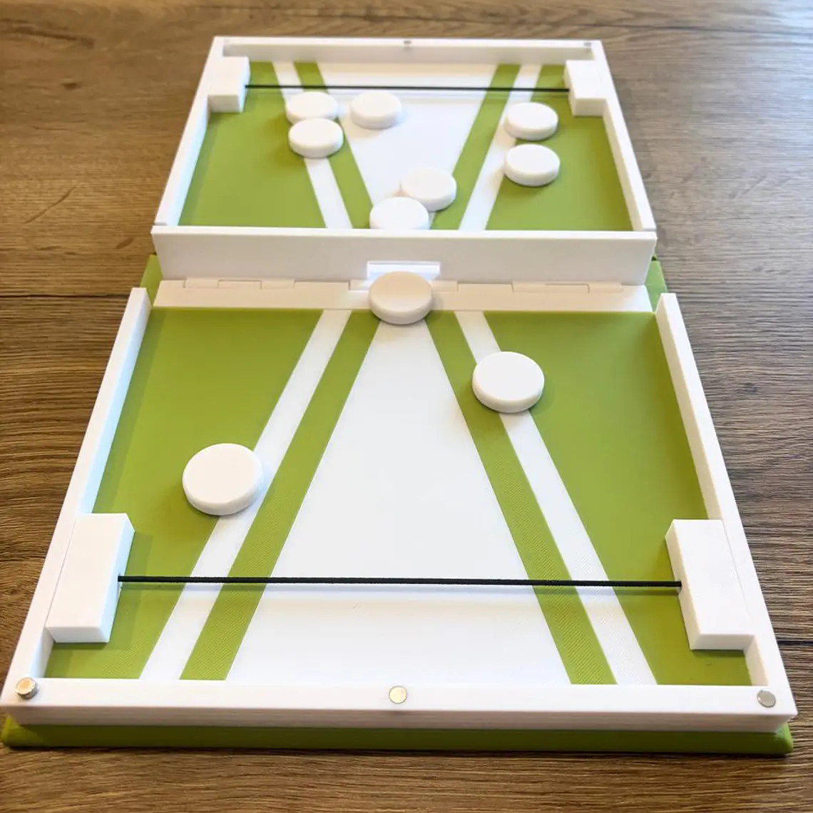BookGame Sling Puck – Game in Book Format 1