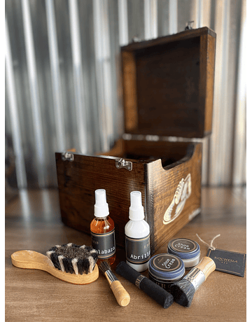 SHOE SHINE KIT