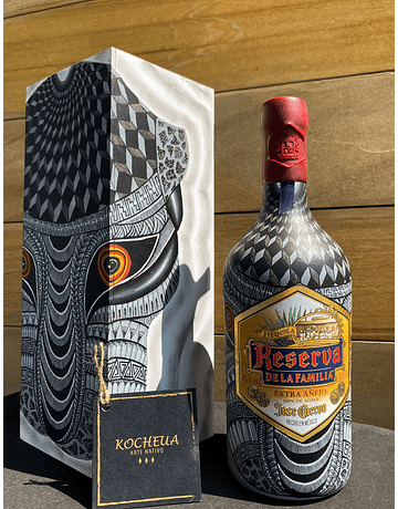 "RESERVA FAMILIA EXTRA AÑEJO" EDICIÓN ESPECIAL "ALEBRIJES"