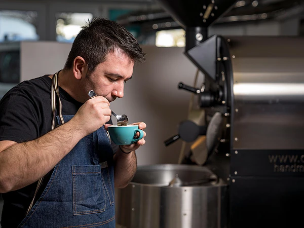 ¿Por qué el café tiene notas a chocolate o fruta si no se le agregan?