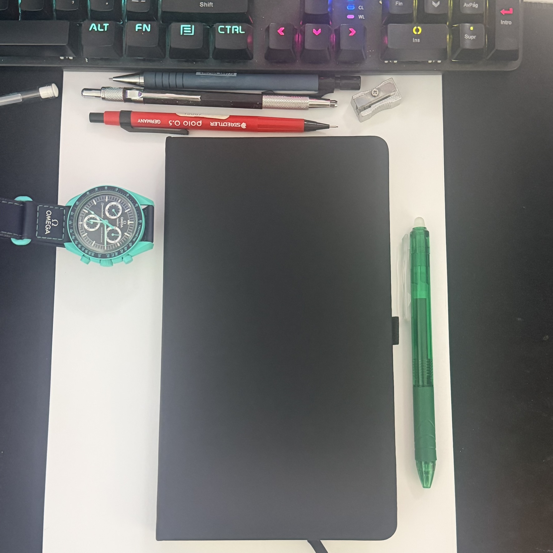 Libreta ligera tamaño 12x21 papel 140 gramos libre de ácido tapa dura 80 hojas lisa linea ART 1