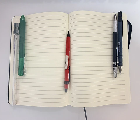 Libreta ligera tamaño A5 papel 80 gramos libre de ácido tapa dura 80 hojas blanca