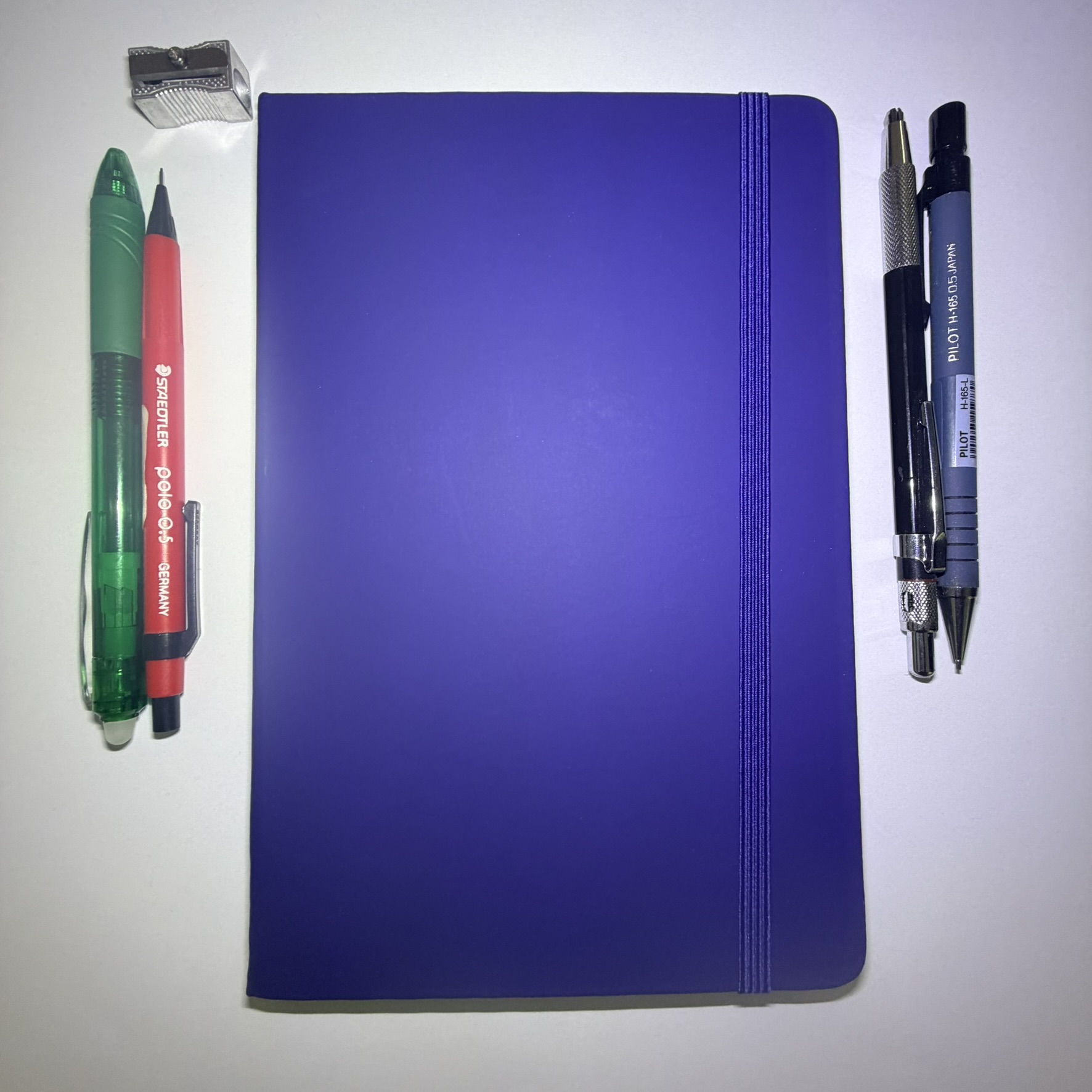 Libreta ligera tamaño A5 papel 80 gramos libre de ácido tapa dura 80 hojas azul 1