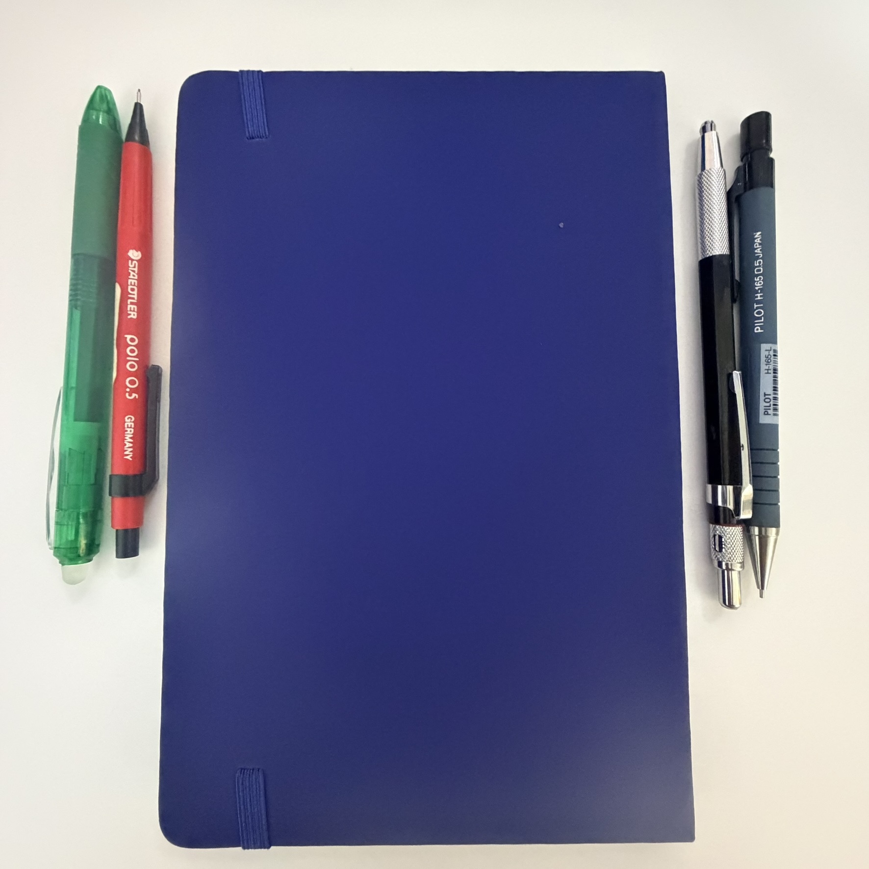 Libreta ligera tamaño A5 papel 80 gramos libre de ácido tapa dura 80 hojas azul 2