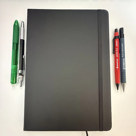 Libreta ligera tamaño B5 papel 80 gramos libre de ácido tapa dura 80 hojas negra