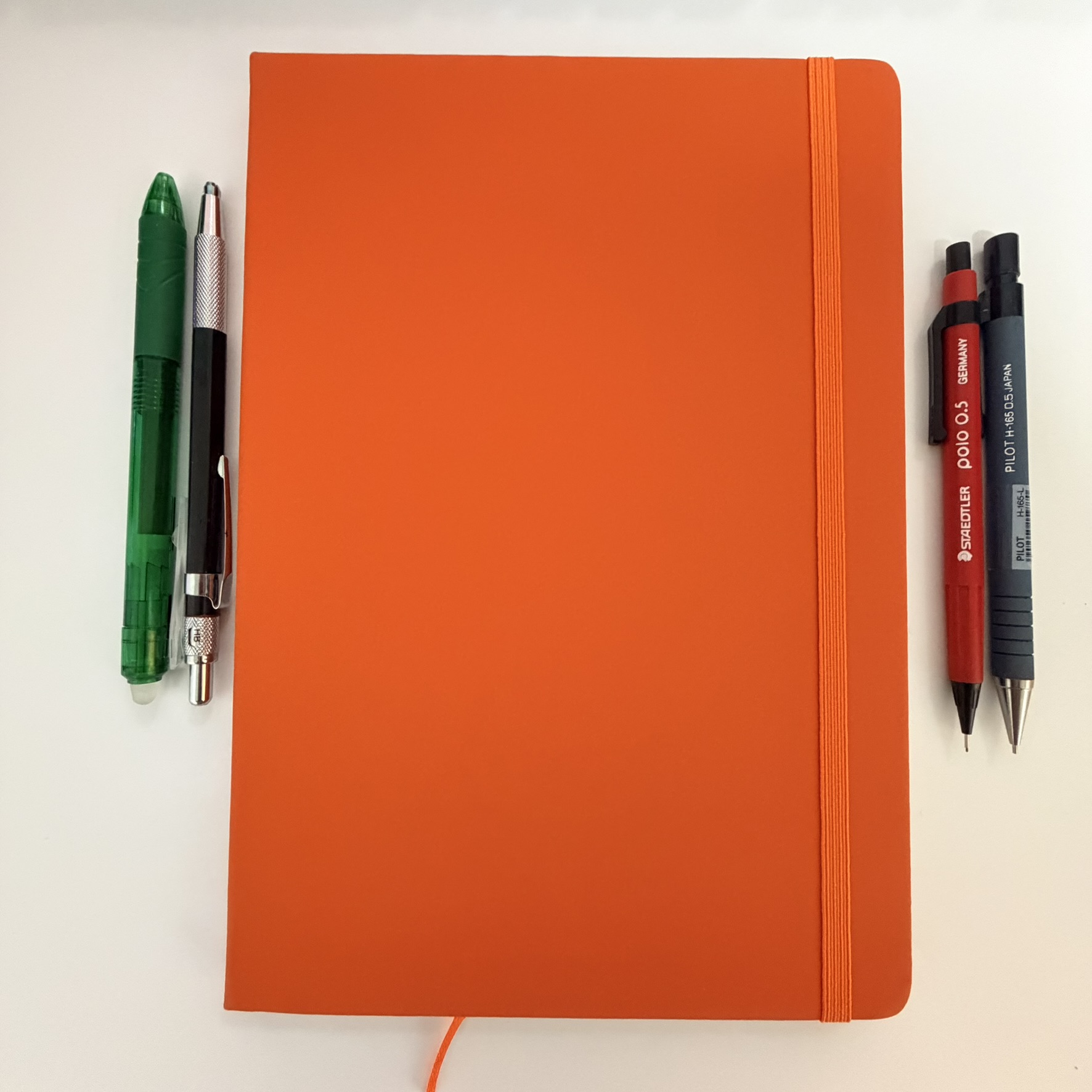Libreta ligera tamaño B5 papel 80 gramos libre de ácido tapa dura 80 hojas  naranja 1