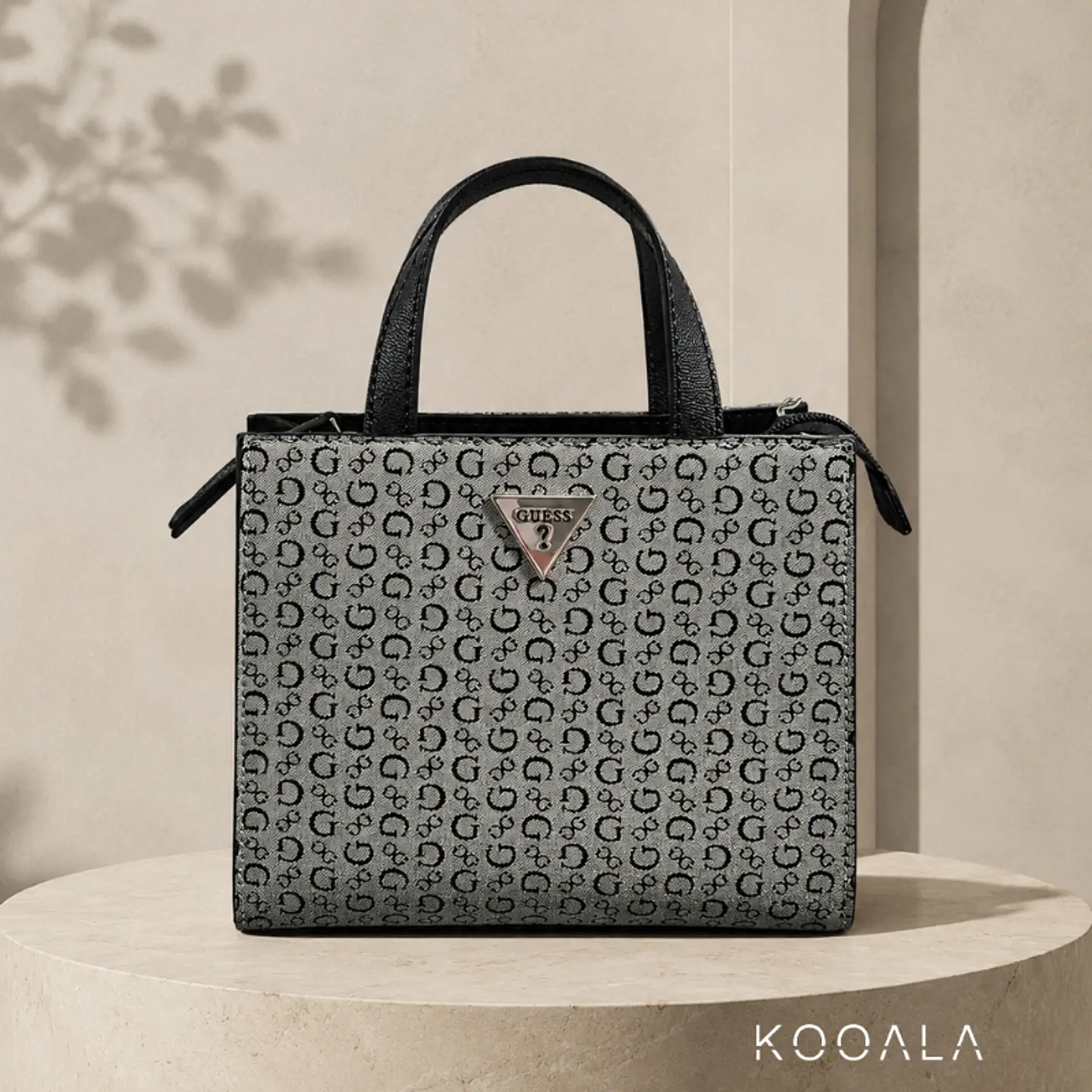 Cartera Guess Monogram Pequeña Gris con Negro 1
