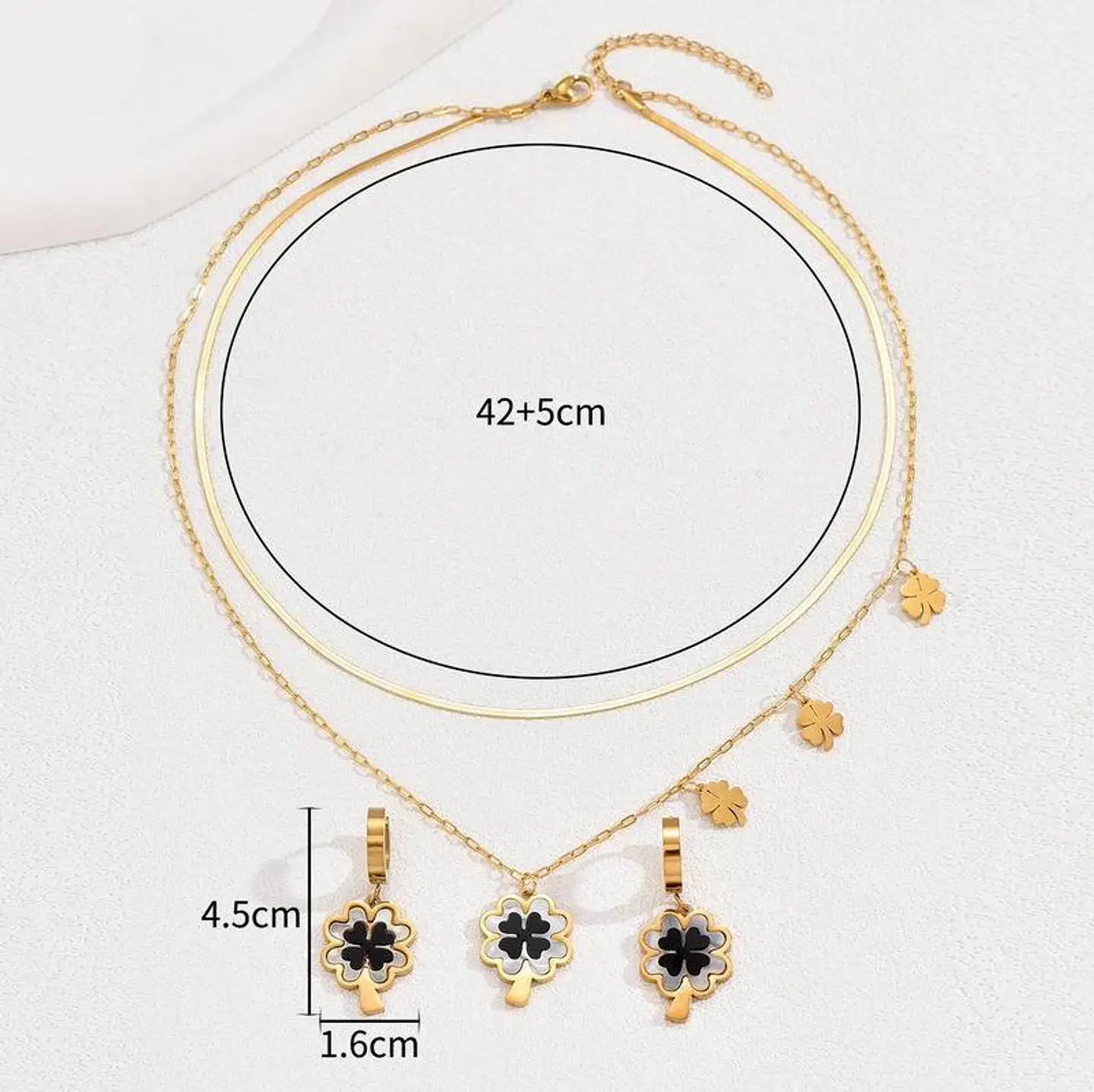 Set Collar + Aretes Trébol Doré de Acero Inoxidable 8