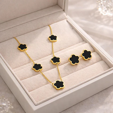 Set Collar + Aretes Clover Elegance de Acero Inoxidable