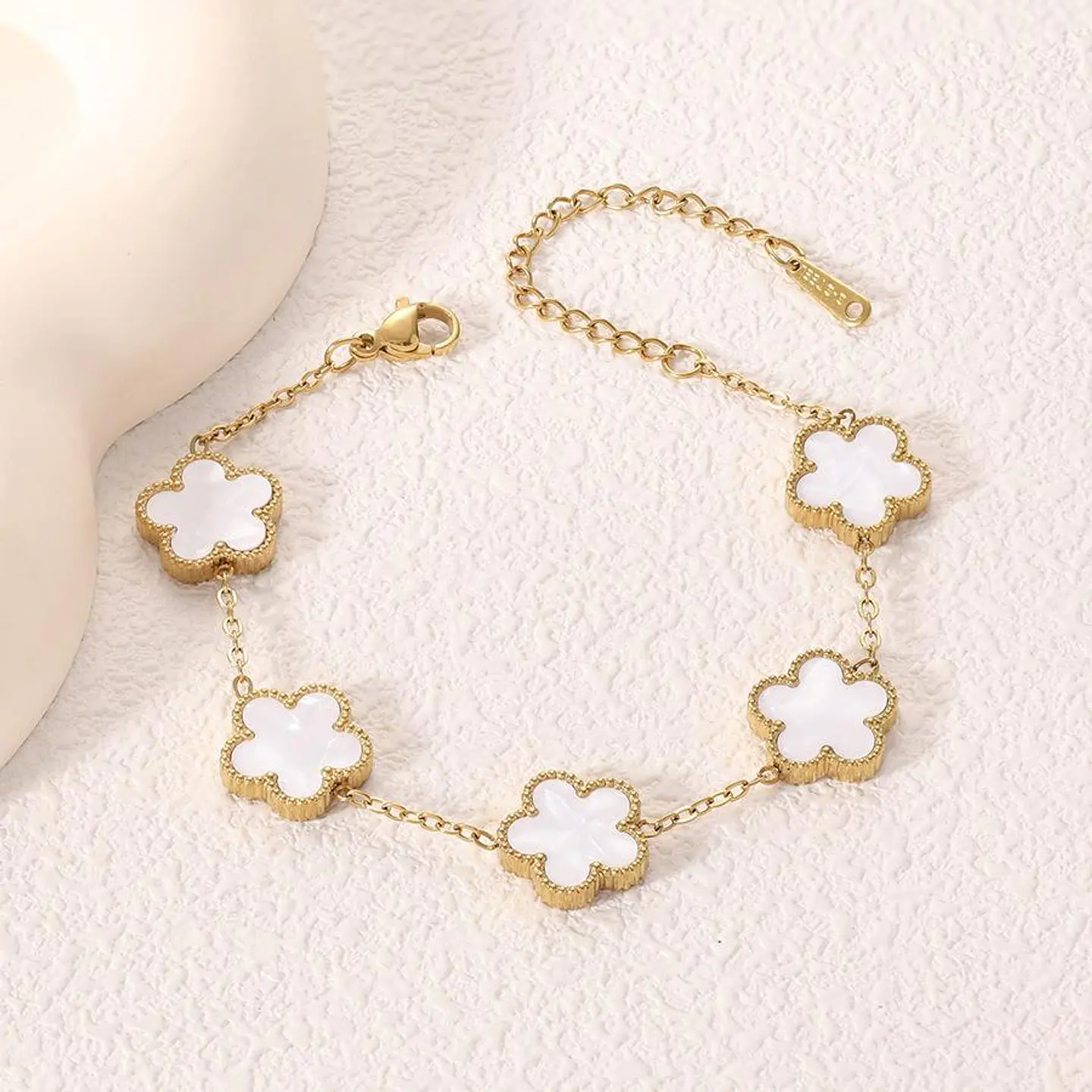 Pulsera Trébol Elegance de Acero Inoxidable – 3 Colores 5