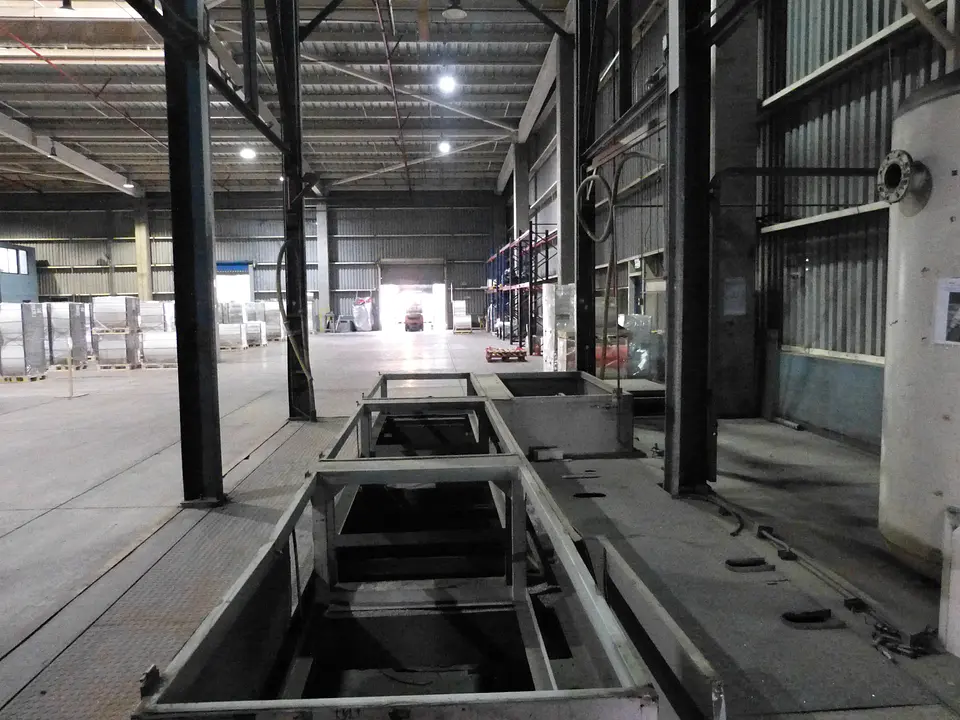 BODEGA INDUSTRIAL MOLESTA 5