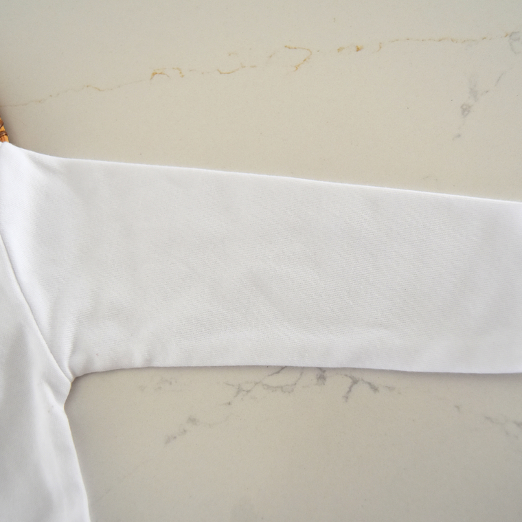 Body cardado branco para bebé com gola de folho bordado - 100% Algodão orgânico 4