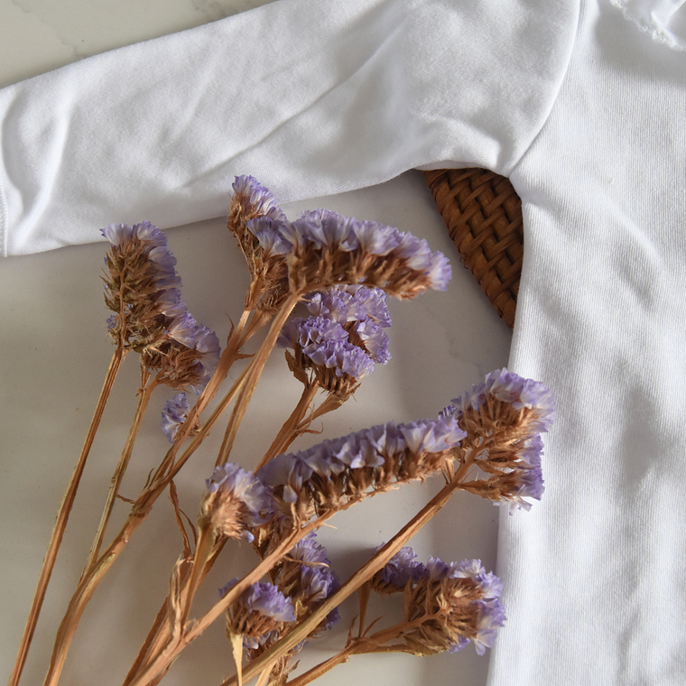 Body cardado branco para bebé com gola de folho bordado - 100% Algodão orgânico 13