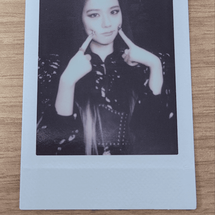 (POLAROID) - BORN PINK - JISO (A)