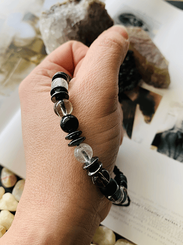 Pulsera masculina con cristales de Ónix negro, Cuarzo ahumado, Cuarzo cristal y Hematitas