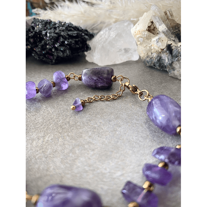 Pulsera de mujer con Amatistas y acero dorado 3