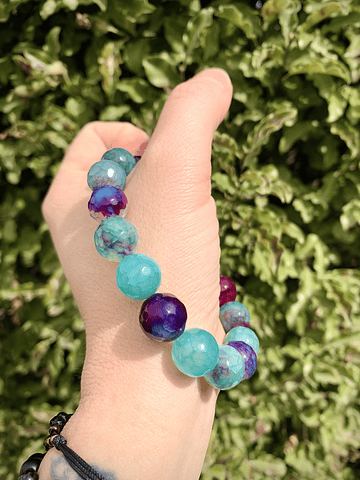 Pulsera femenina creada con Ágatas turquesas matizadas