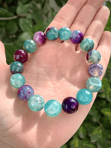 Pulsera femenina creada con Ágatas turquesas matizadas