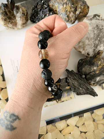 Pulsera robusta femenina con Piedra volcánica, Obsidiana, Cuarzo ahumado y Hematita