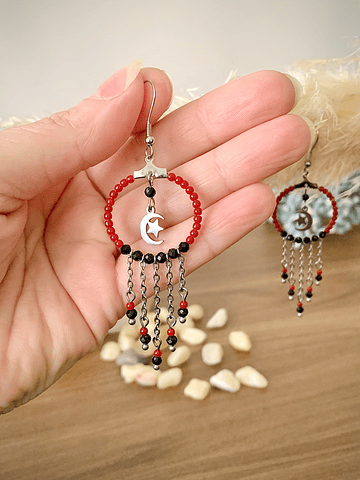 Aros de acero con argolla formada por cristales mini de Jade rojo y Espinelas negras facetadas