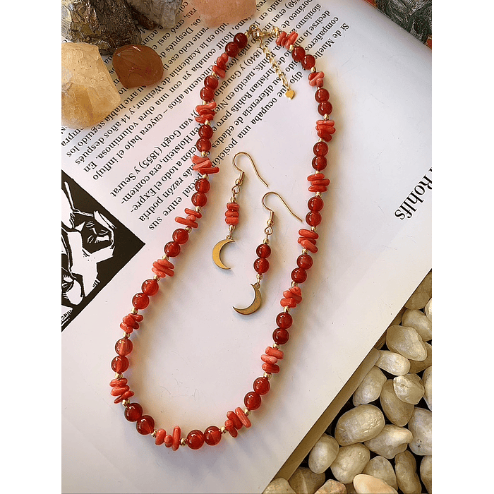Conjunto de collar y aros creado con cristales de Cornalina y Coral rojo* 1